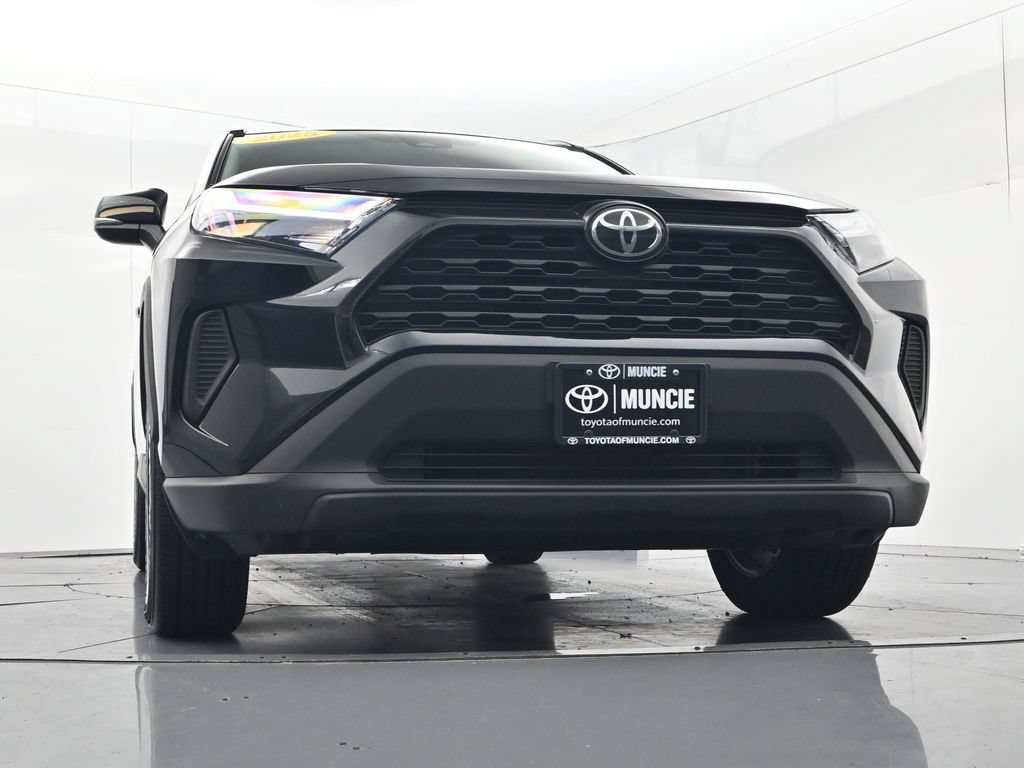 Used 2025 Toyota RAV4 XLE AWD/4WD image 42