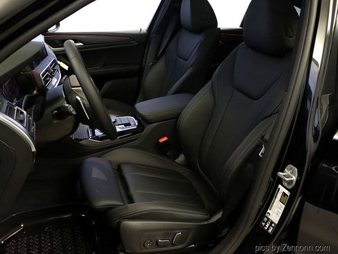 New 2025 BMW X4 xDrive30i w/ Premium Package image 10