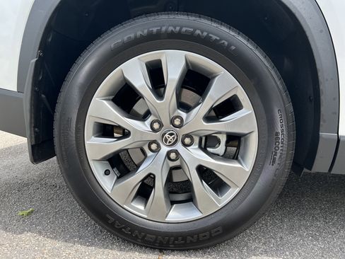 Certified 2025 Toyota Grand Highlander FWD image 32