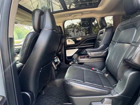 Used 2020 Lincoln Aviator Reserve w/ Equipment Group 202A image 13