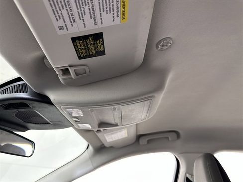 Used 2022 Ford Escape SE w/ SE Sport Appearance Package image 19