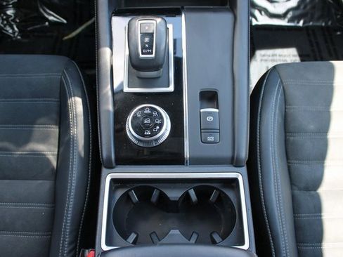 Used 2022 Mitsubishi Outlander SE image 18