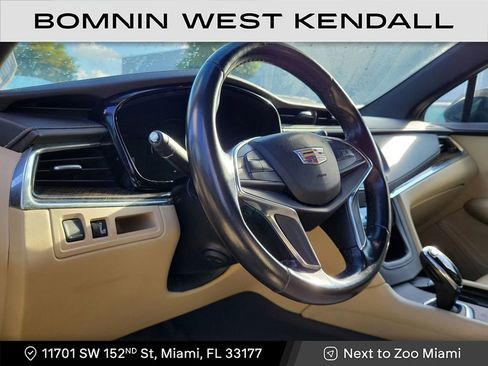 Used 2019 Cadillac XT5 FWD image 6
