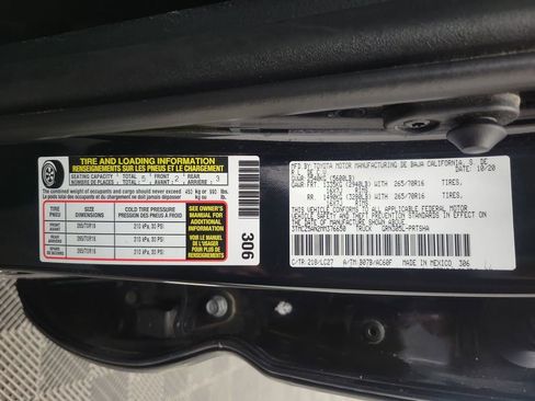 Used 2021 Toyota Tacoma TRD Off-Road image 18