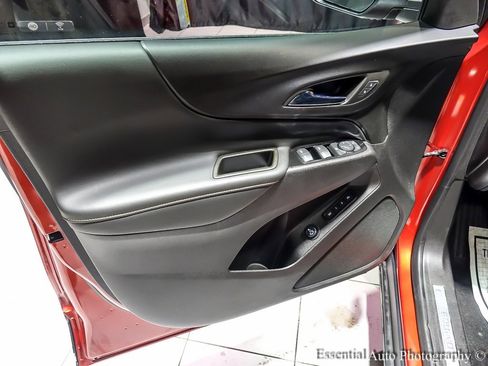 Used 2023 Chevrolet Equinox Premier image 31