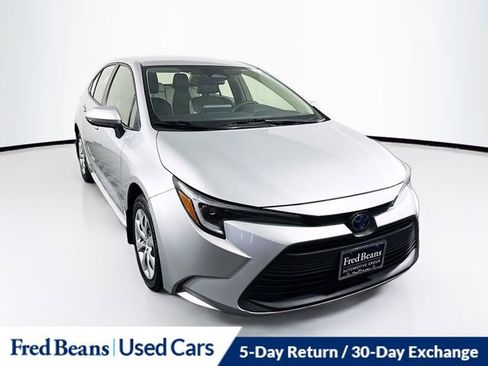 Used 2023 Toyota Corolla LE AWD/4WD image 1