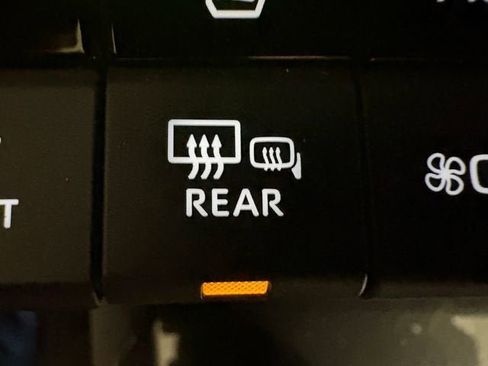 Used 2025 Toyota Crown Signia w/ Advanced Technology Package image 13