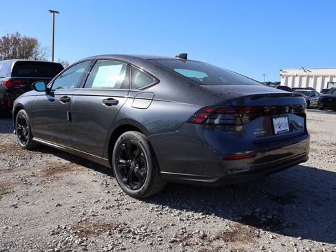 New 2025 Honda Accord SE image 4