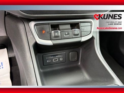 Used 2024 GMC Terrain SLT AWD/4WD image 22
