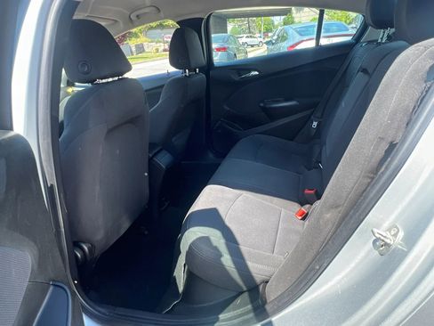 Used 2018 Chevrolet Cruze LT FWD image 27
