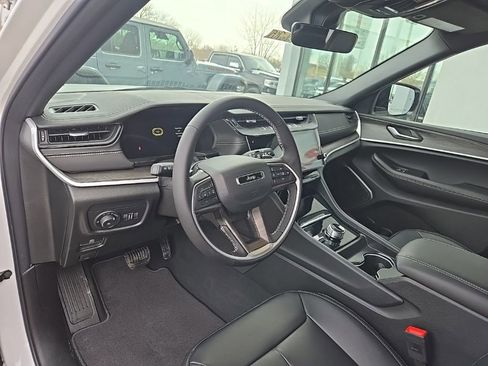 New 2026 Jeep Grand Cherokee Limited w/ Limited Altitude Package AWD/4WD image 35