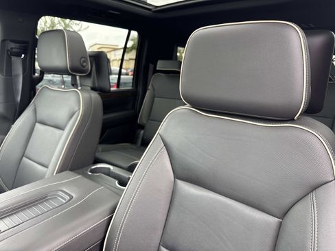 Used 2024 Chevrolet Suburban Premier image 16