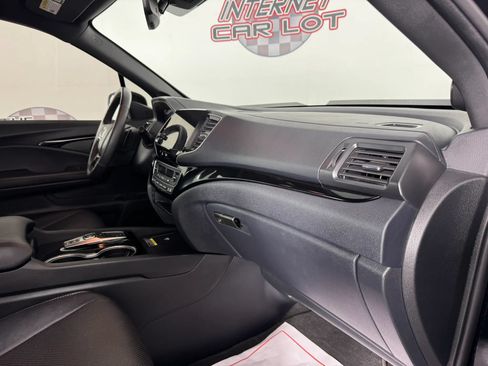 Used 2024 Honda Passport Black Edition image 12