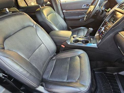 Used 2016 Ford Explorer Limited AWD/4WD image 39
