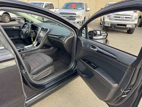 Used 2013 Ford Fusion SE image 17