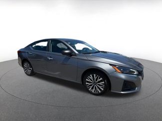 Used 2025 Nissan Altima 2.5 SV FWD video 2
