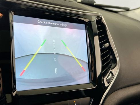 Used 2022 Jeep Cherokee Limited image 13