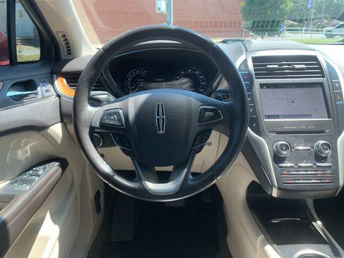 Used 2018 Lincoln MKC Select w/ Select Plus Package AWD/4WD image 7
