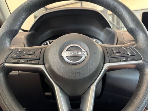 Used 2025 Nissan Altima 2.5 SV FWD image 28