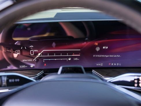 Used 2025 Cadillac Escalade Sport Platinum w/ LPO, ONYX Package image 11