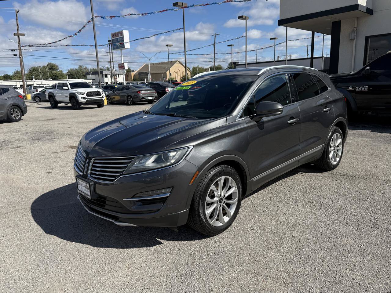 Used 2018 Lincoln MKC Select w/ Select Plus Package AWD/4WD image 2