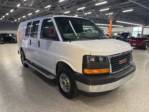 Used 2024 GMC Savana 2500 w/ Driver Convenience Package image 2