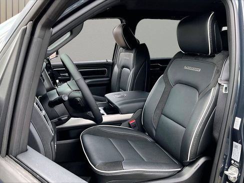 New 2026 RAM 1500 Laramie AWD/4WD image 19