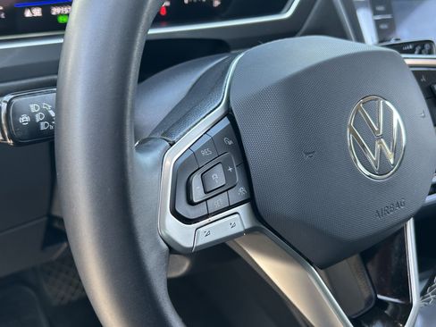 Used 2023 Volkswagen Tiguan SE FWD image 28