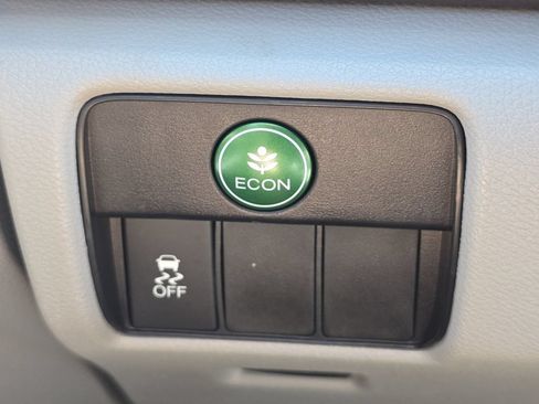 Certified 2017 Honda Accord EX-L image 10