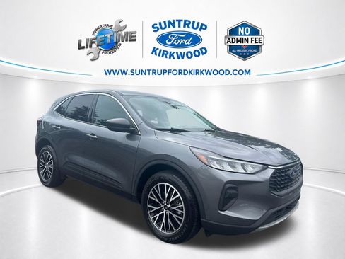 Used 2023 Ford Escape Active w/ Tech Pack #1 AWD/4WD image 9