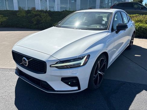 Certified 2024 Volvo S60 B5 Core w/ Climate Package AWD/4WD image 2