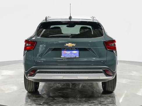 Used 2025 Chevrolet Trax LT w/ Driver Confidence Package image 5