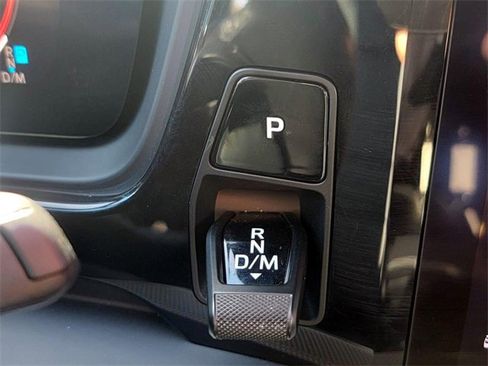 Used 2024 Porsche Cayenne image 22