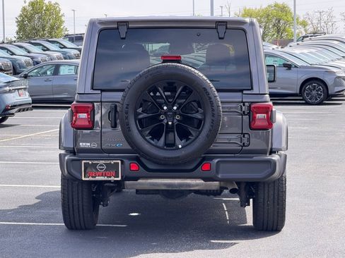 Used 2025 Jeep Wrangler Unlimited Sahara AWD/4WD image 6
