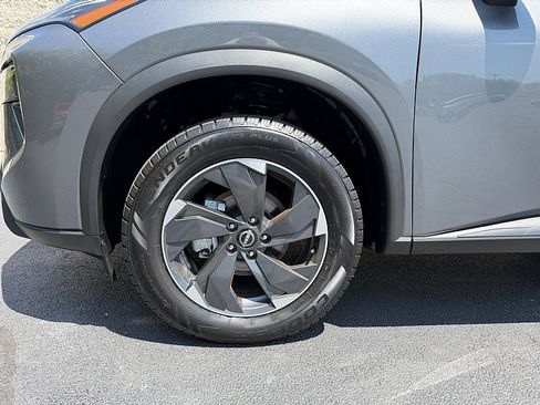 Used 2024 Nissan Rogue SV AWD/4WD image 9