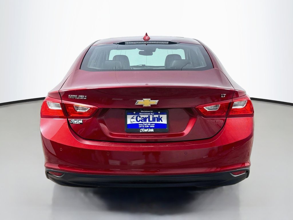 Used 2017 Chevrolet Malibu LT w/ Leather Package FWD image 7