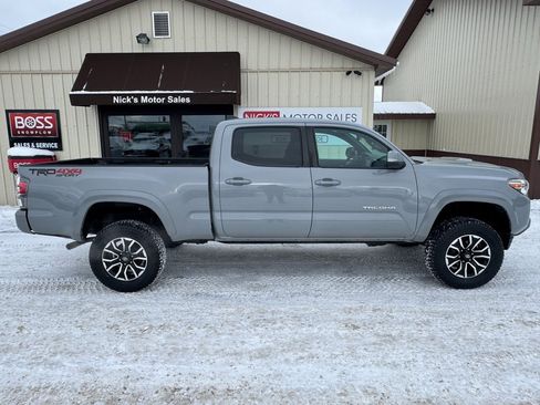 Used 2021 Toyota Tacoma TRD Sport image 2