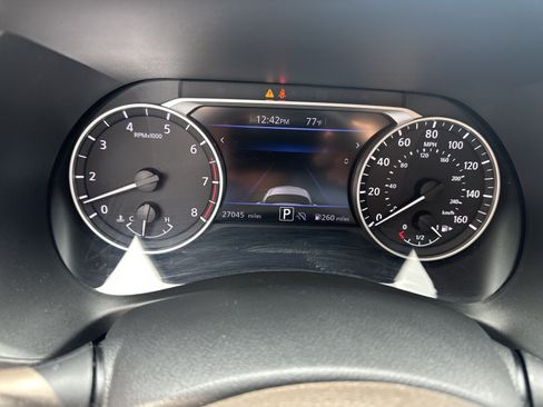Used 2025 Nissan Sentra SV FWD image 11