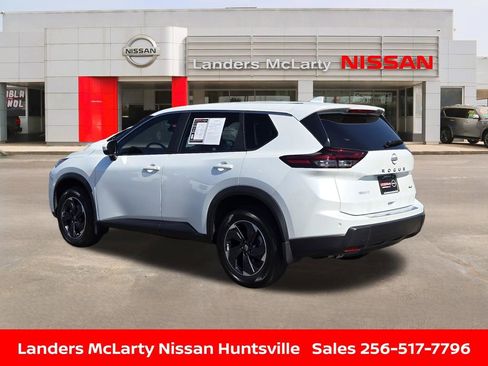 Used 2025 Nissan Rogue SV AWD/4WD image 6
