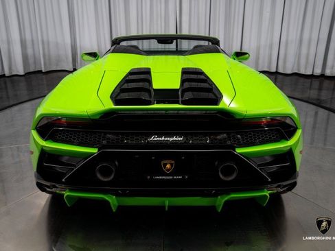 Used 2023 Lamborghini Huracan EVO image 17