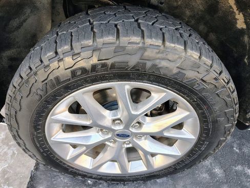 Used 2015 Ford Expedition Limited w/ Equipment Group 301A image 25