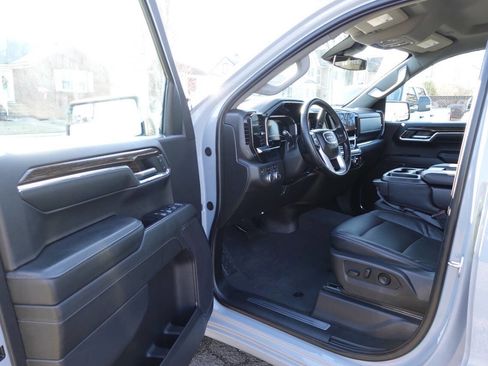 Used 2024 GMC Sierra 1500 Elevation image 11