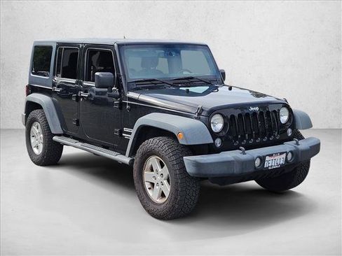 Used 2014 Jeep Wrangler Unlimited Sport w/ Quick Order Package 24S AWD/4WD image 3