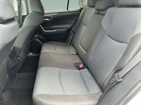 Used 2025 Toyota RAV4 XLE FWD image 24