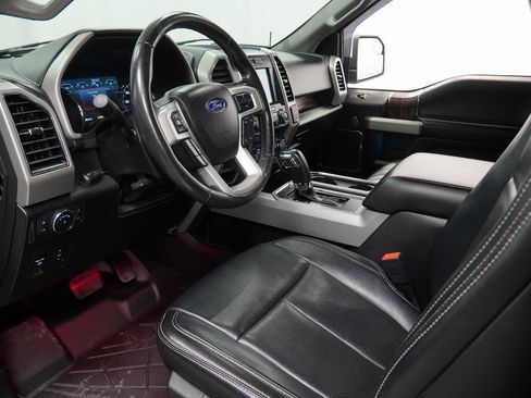 Used 2019 Ford F150 Lariat w/ Trailer Tow Package image 21