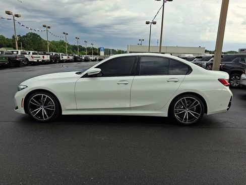 Used 2024 BMW 330i Sedan w/ M Sport Package RWD image 3