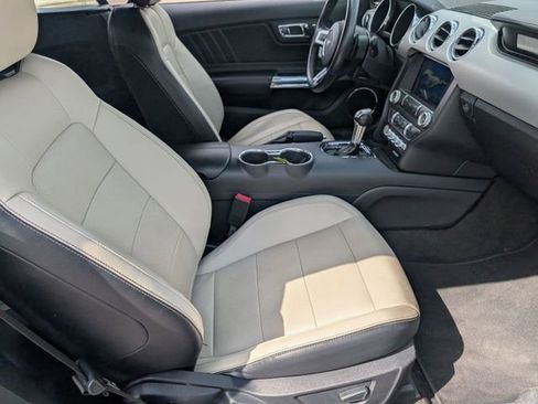 Used 2017 Ford Mustang GT Premium image 27