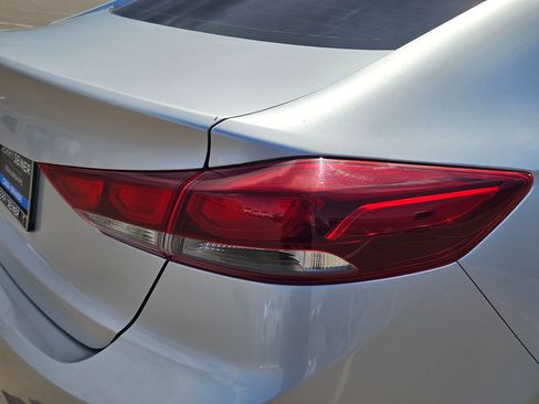 Used 2018 Hyundai Elantra SEL w/ Cargo Package FWD image 12