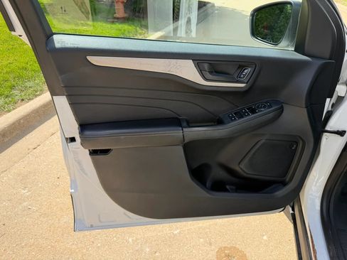 Used 2022 Ford Escape S FWD image 15