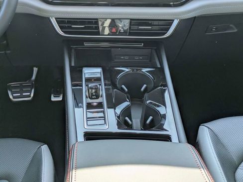 New 2026 Volkswagen Atlas Peak Edition AWD/4WD image 20